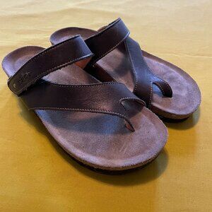 Taos Lola Lightweight Black Leather Adjustable Instep Thong Sandal Size 36